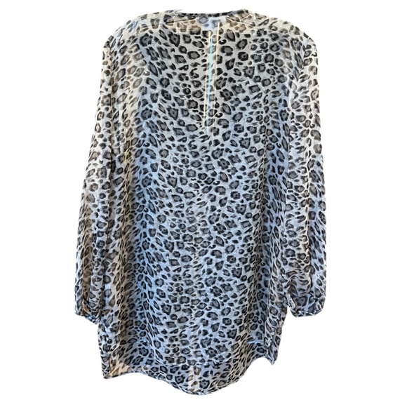 Swimsuit coverup - Picture 2 of 5